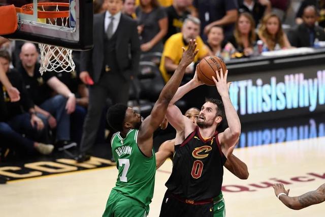 亚沙会开赛 沙滩手球中国队一胜一负